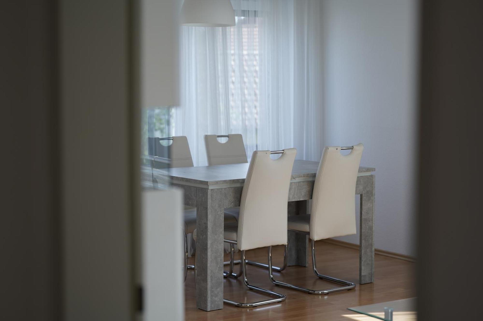 Helle 2 Zimmer Ferienwohnung Mit 63Qm In Trossingen Exterior foto